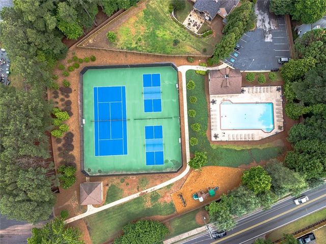 2400 Waters Edge Court NW, Acworth, GA 30101