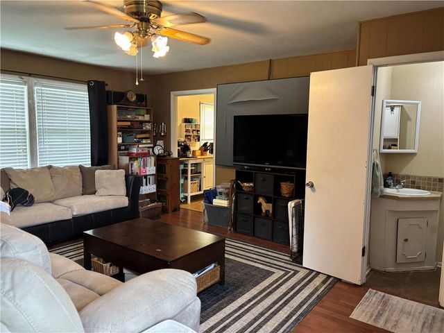 2202 S 37th Street, Kansas City, KS 66106