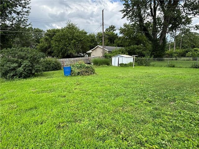 2202 S 37th Street, Kansas City, KS 66106