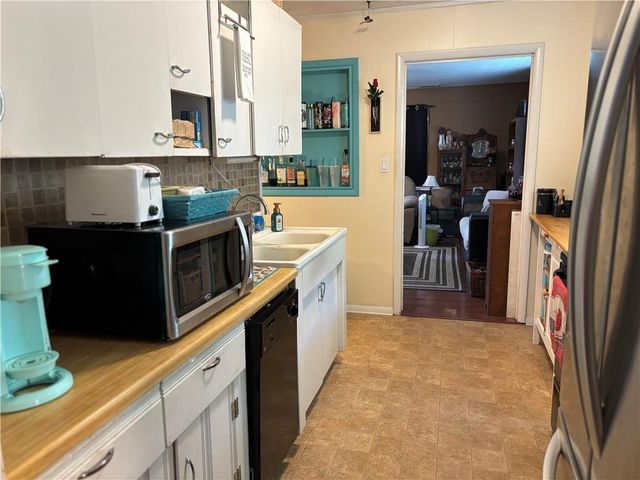 2202 S 37th Street, Kansas City, KS 66106