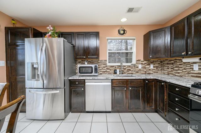 1 Cambridge Court, East Brunswick, NJ 08816