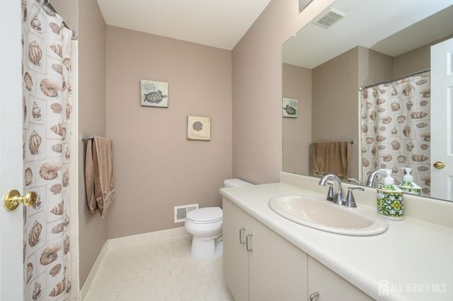 1 Cambridge Court, East Brunswick, NJ 08816