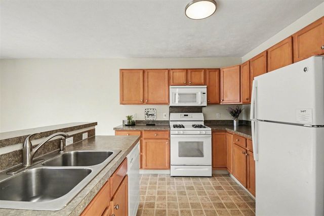 5927 E Lyn Haven Drive, Grand Rapids, MI 49512