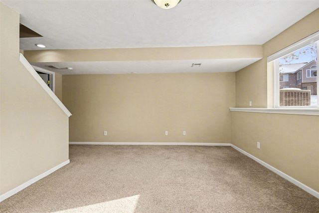 5927 E Lyn Haven Drive, Grand Rapids, MI 49512