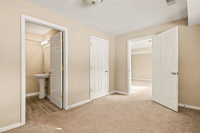 5927 E Lyn Haven Drive, Grand Rapids, MI 49512