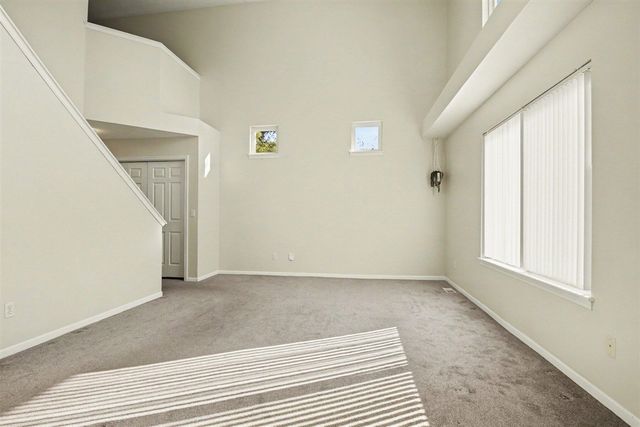 5927 E Lyn Haven Drive, Grand Rapids, MI 49512