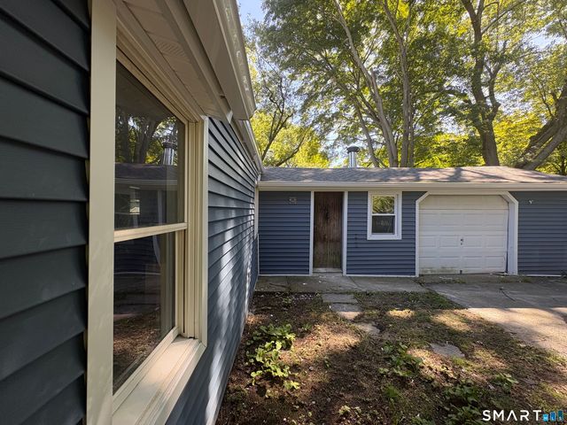6 Lee Avenue, Norwich, CT 06360