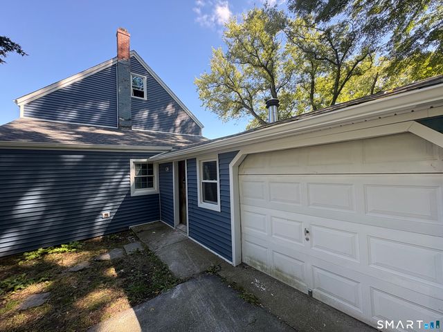 6 Lee Avenue, Norwich, CT 06360