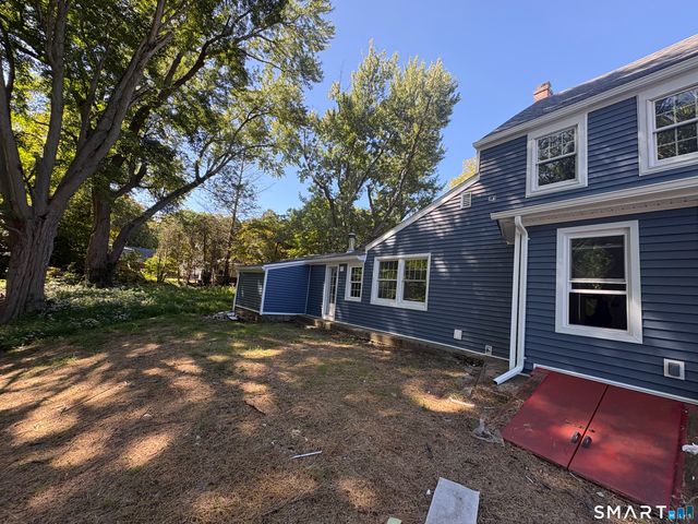 6 Lee Avenue, Norwich, CT 06360