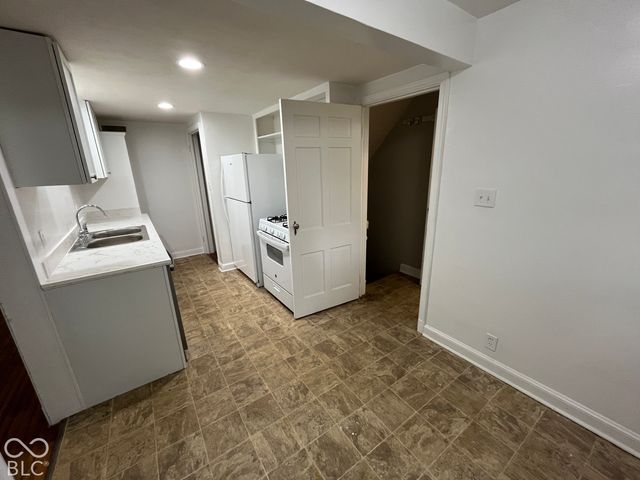160 W 47th Street, Indianapolis, IN 46208