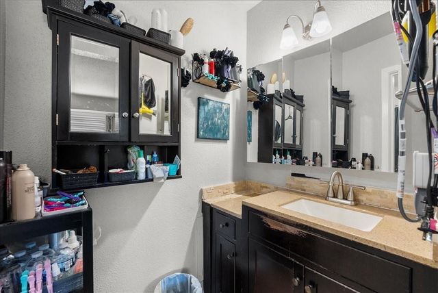 18204 Heritage Lane 8204, Houston, TX 77058