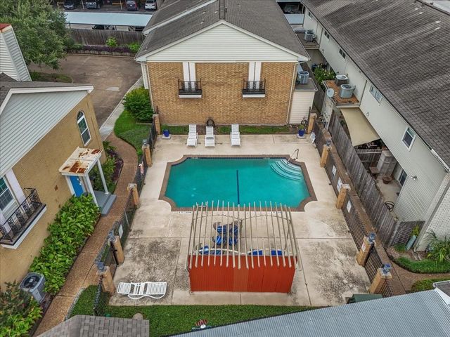 18204 Heritage Lane 8204, Houston, TX 77058
