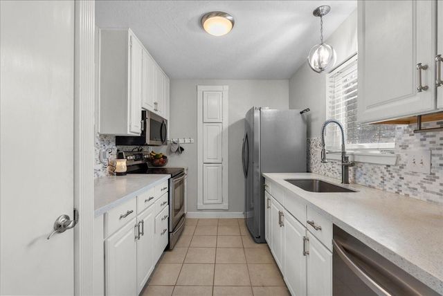 18204 Heritage Lane 8204, Houston, TX 77058