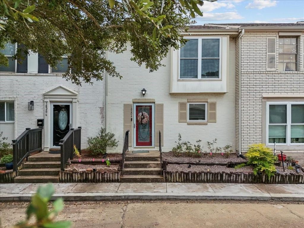 18204 Heritage Lane 8204, Houston, TX 77058