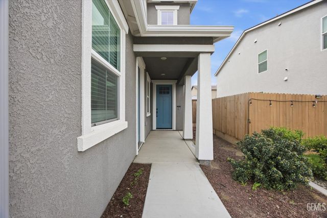 7215 Shooting Star Court, Bakersfield, CA 93311