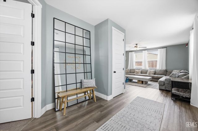 7215 Shooting Star Court, Bakersfield, CA 93311