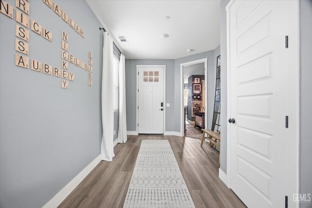 7215 Shooting Star Court, Bakersfield, CA 93311