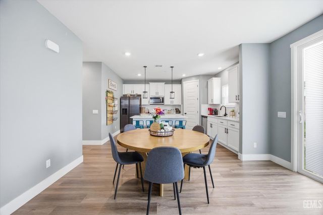 7215 Shooting Star Court, Bakersfield, CA 93311