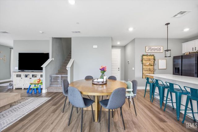 7215 Shooting Star Court, Bakersfield, CA 93311