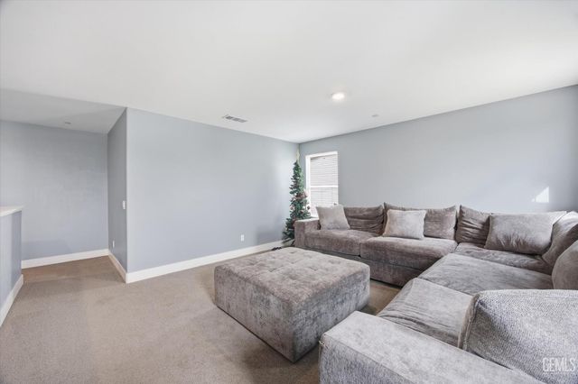 7215 Shooting Star Court, Bakersfield, CA 93311