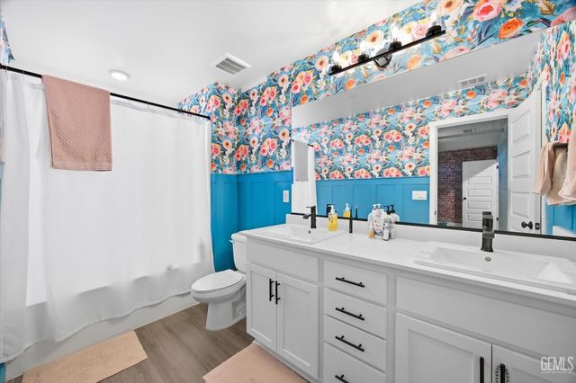 7215 Shooting Star Court, Bakersfield, CA 93311