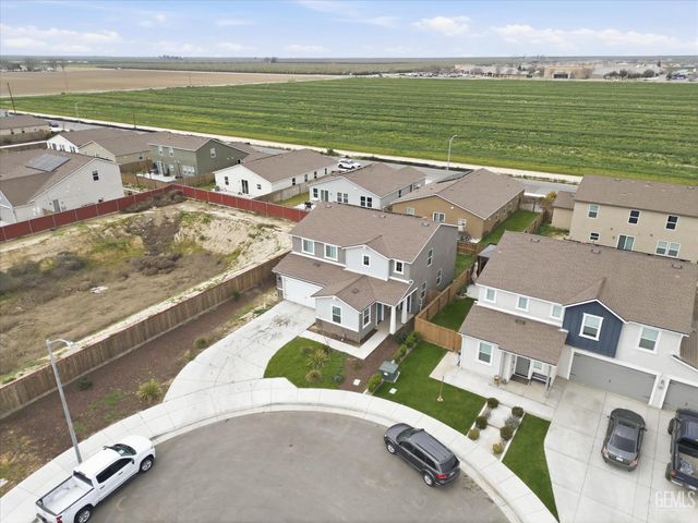 7215 Shooting Star Court, Bakersfield, CA 93311