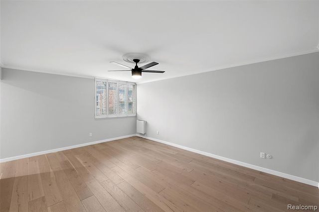 4047 W Maple Road 201, Bloomfield Hills, MI 48301