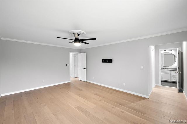 4047 W Maple Road 201, Bloomfield Hills, MI 48301
