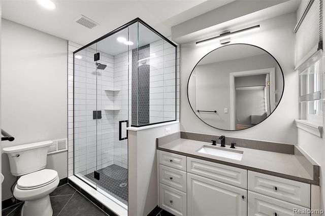 4047 W Maple Road 201, Bloomfield Hills, MI 48301
