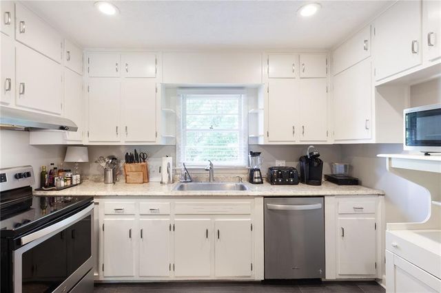 214 N Coleman Road, Roswell, GA 30075