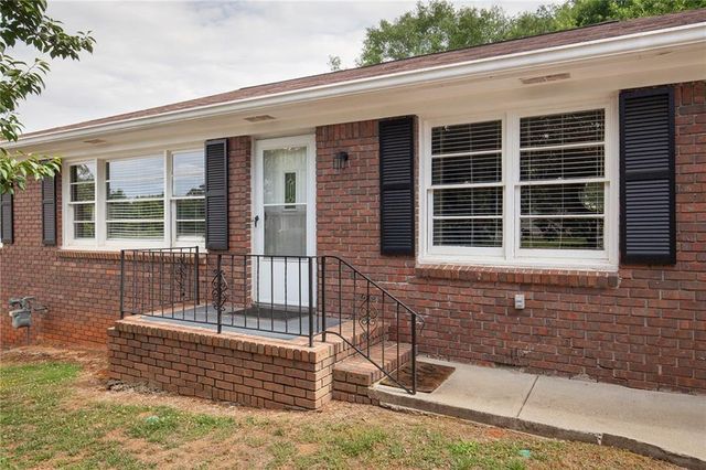 214 N Coleman Road, Roswell, GA 30075