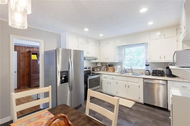 214 N Coleman Road, Roswell, GA 30075