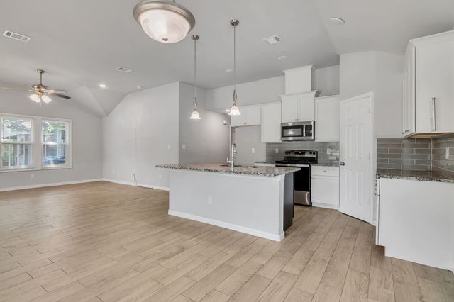1107 E Cannon Street, Fort Worth, TX 76104