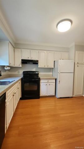 1250 Trailwood Path, Bloomfield Hills, MI 48301