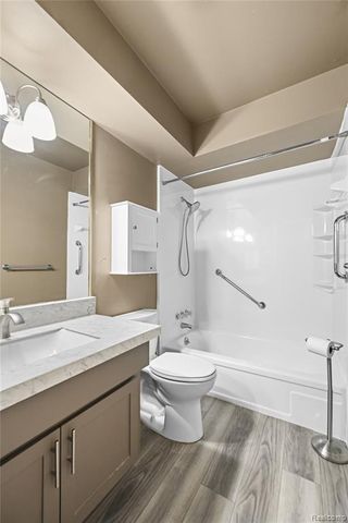 1250 Trailwood Path, Bloomfield Hills, MI 48301