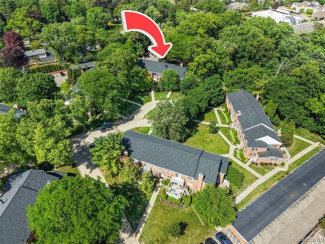 1250 Trailwood Path, Bloomfield Hills, MI 48301