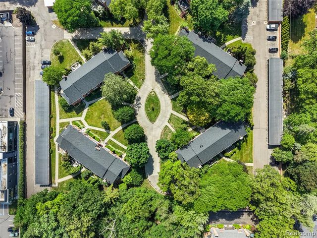 1250 Trailwood Path, Bloomfield Hills, MI 48301