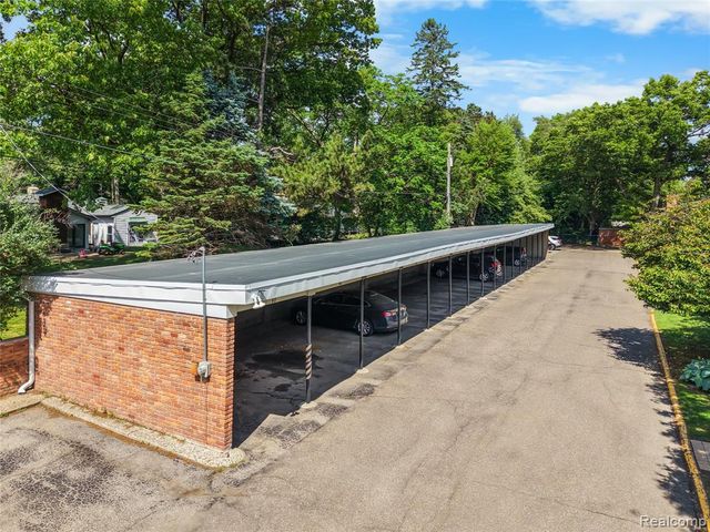 1250 Trailwood Path, Bloomfield Hills, MI 48301
