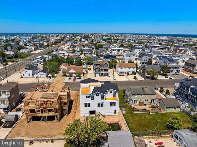 280 W 15TH ST, Ship Bottom, NJ 08008