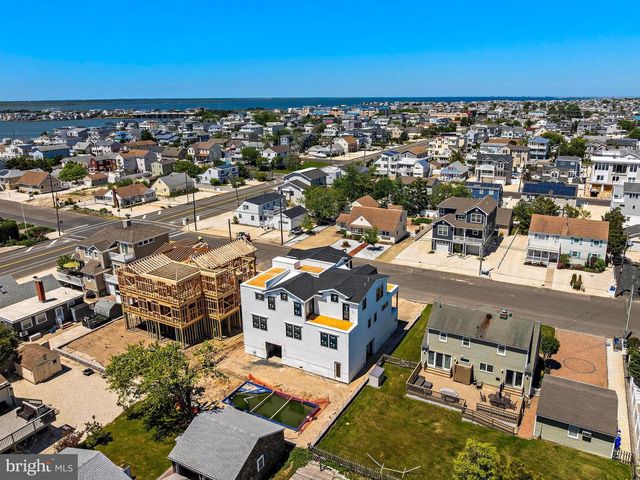 280 W 15TH ST, Ship Bottom, NJ 08008
