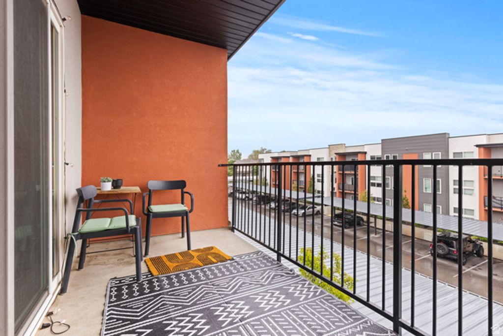 Image 19 of property listing at 875 S DEPOT ST #B355, Clearfield, UT 84015