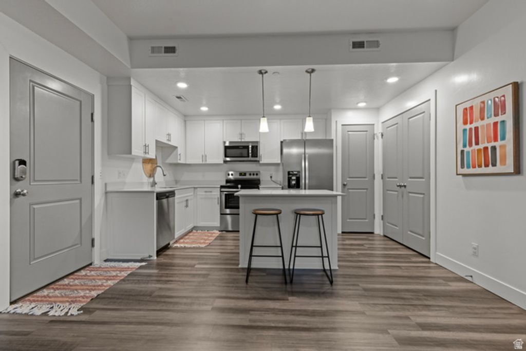 Image 3 of property listing at 875 S DEPOT ST #B355, Clearfield, UT 84015