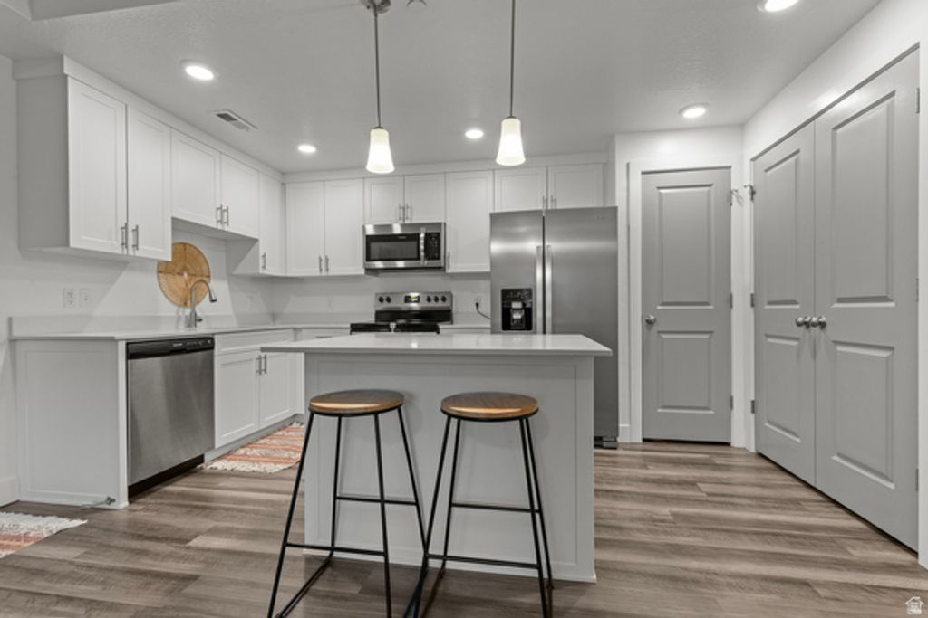 Image 5 of property listing at 875 S DEPOT ST #B355, Clearfield, UT 84015