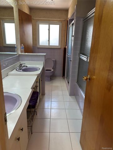 13252 Diena Drive, Warren, MI 48088