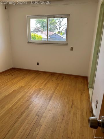 13252 Diena Drive, Warren, MI 48088