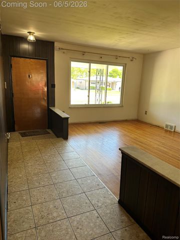 13252 Diena Drive, Warren, MI 48088