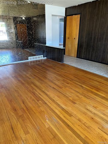 13252 Diena Drive, Warren, MI 48088