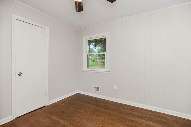 605 NW Lakeview Road, Blue Springs, MO 64014