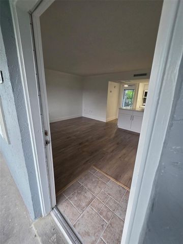 139 OYSTER BAY CIRCLE 300, Altamonte Springs, FL 32701