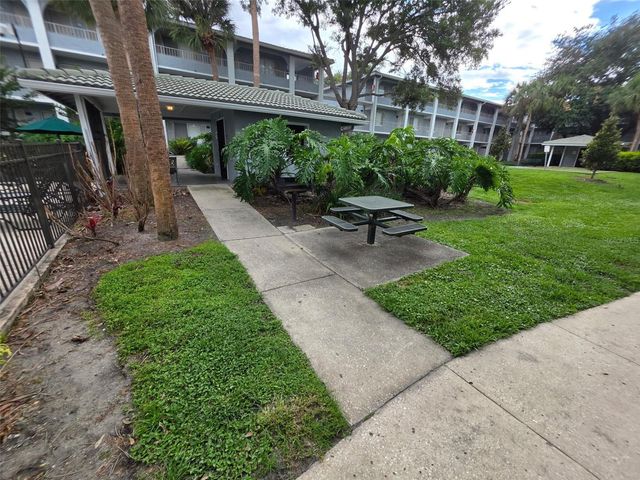 139 OYSTER BAY CIRCLE 300, Altamonte Springs, FL 32701